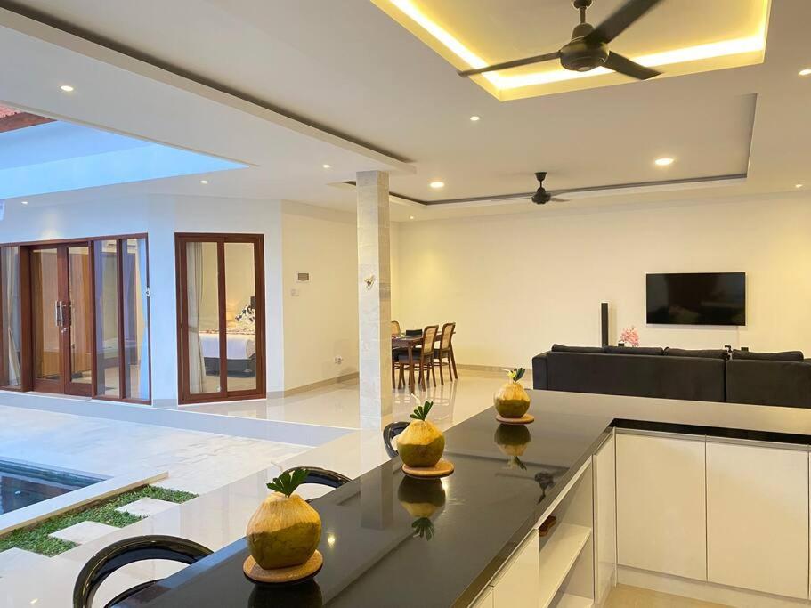 Villa Akmali Umalas 2Br With Private Pool & Jacuzzi Canggu Esterno foto